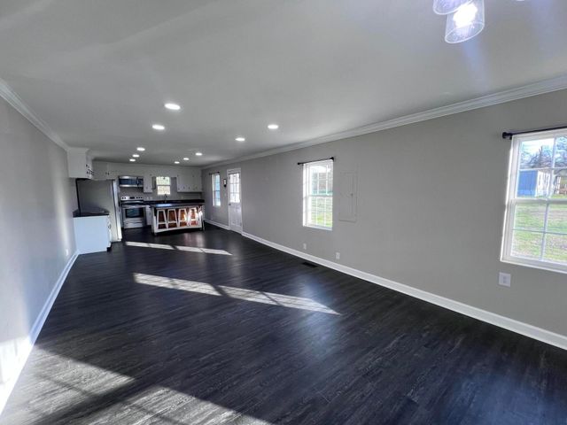 736 Hancock Road, Jasper, TN 37347