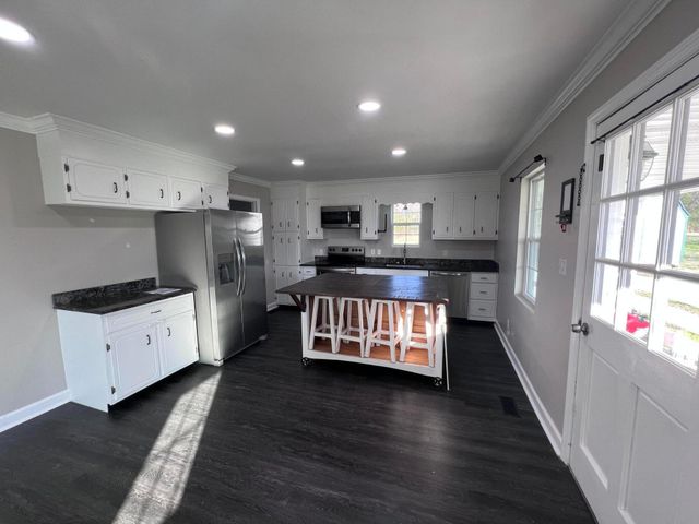 736 Hancock Road, Jasper, TN 37347