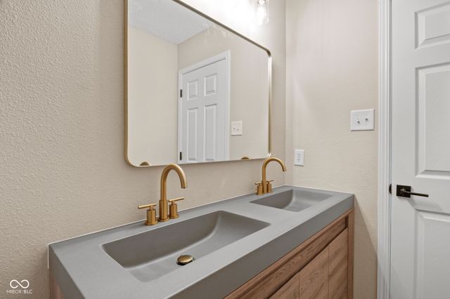 12631 White Rabbit Drive, Indianapolis, IN 46235