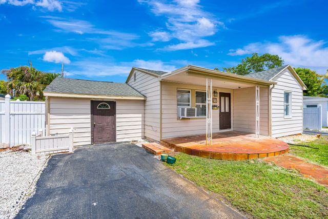 505 Foresteria Drive, Lake Park, FL 33403