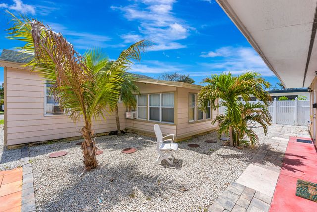 505 Foresteria Drive, Lake Park, FL 33403