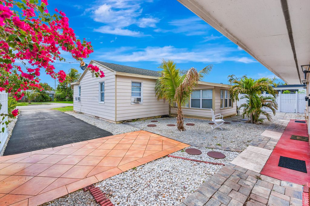 505 Foresteria Drive, Lake Park, FL 33403