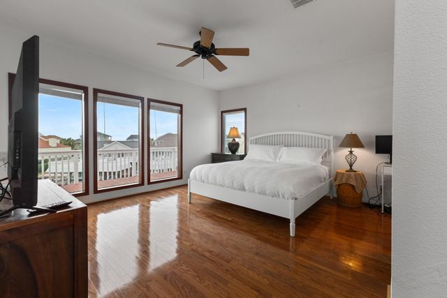 3905 Isla Del Sol, Galveston, TX 77554