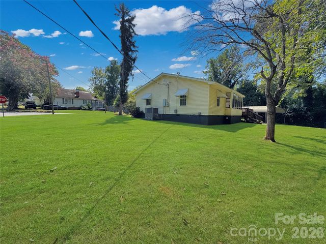 5 Love Street, Lowell, NC 28098