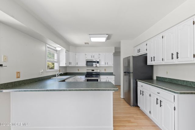 128 Mapletree Road, Toms River, NJ 08753