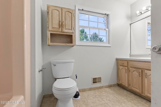 128 Mapletree Road, Toms River, NJ 08753