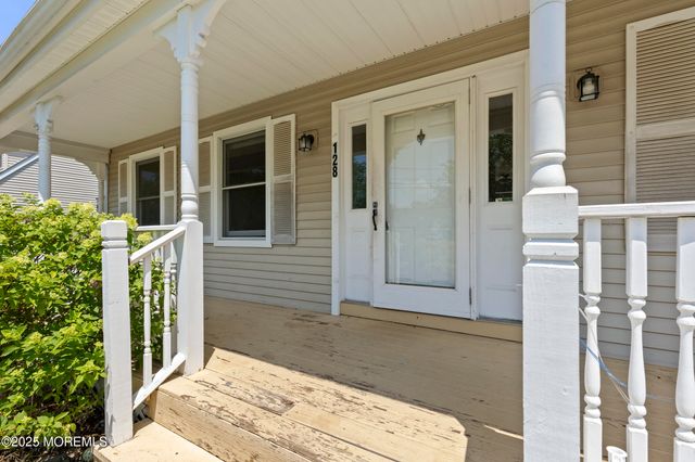 128 Mapletree Road, Toms River, NJ 08753