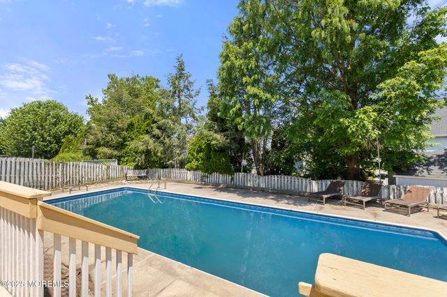 128 Mapletree Road, Toms River, NJ 08753