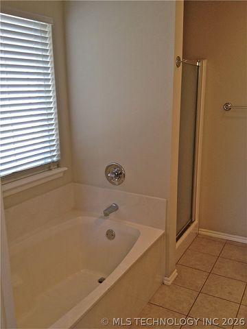 6771 E 129th Street S, Bixby, OK 74008