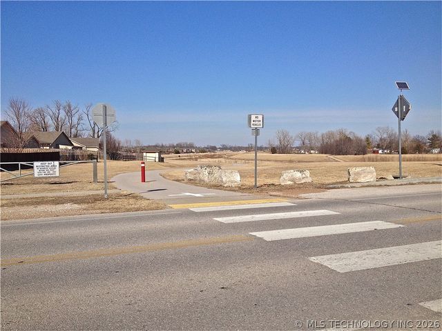 6771 E 129th Street S, Bixby, OK 74008