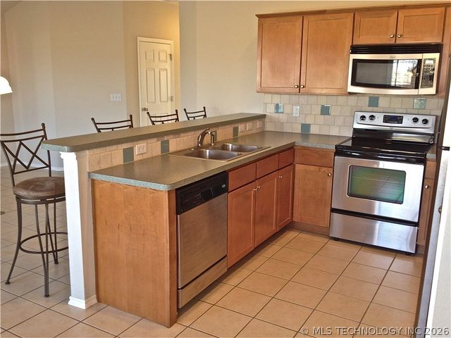 6771 E 129th Street S, Bixby, OK 74008