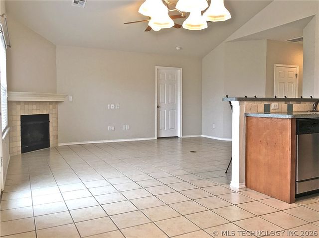 6771 E 129th Street S, Bixby, OK 74008