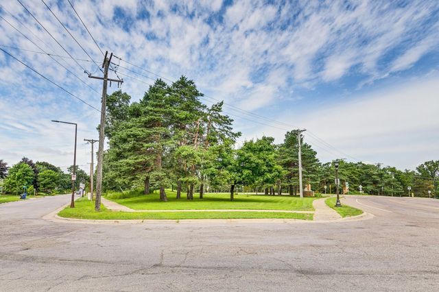 1113 Como Place, Saint Paul, MN 55103