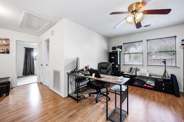 8642 Sunny Ridge Drive, Houston, TX 77095