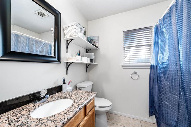 8642 Sunny Ridge Drive, Houston, TX 77095