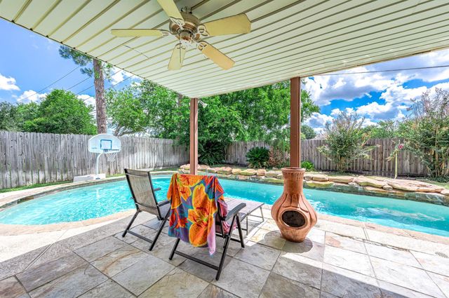 8642 Sunny Ridge Drive, Houston, TX 77095