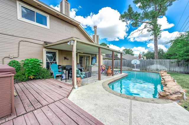 8642 Sunny Ridge Drive, Houston, TX 77095