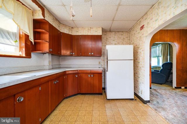 1237 CARBON ST, Reading, PA 19601