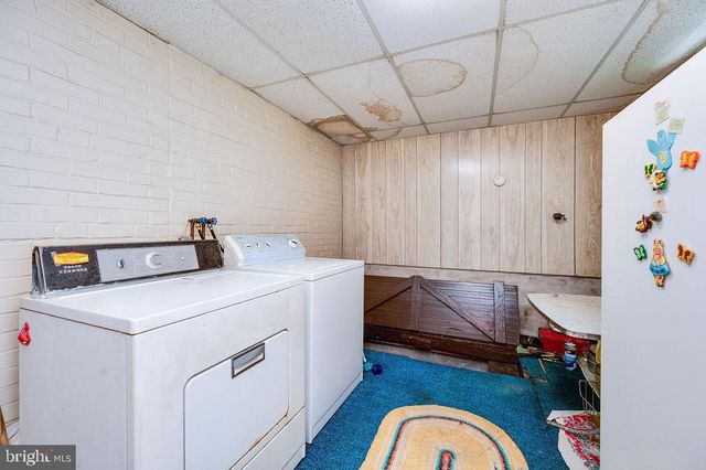 1237 CARBON ST, Reading, PA 19601