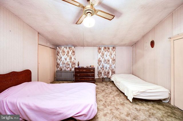 1237 CARBON ST, Reading, PA 19601