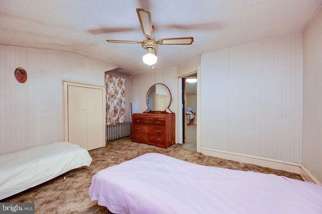 1237 CARBON ST, Reading, PA 19601