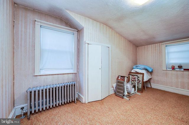 1237 CARBON ST, Reading, PA 19601