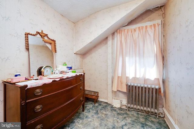 1237 CARBON ST, Reading, PA 19601