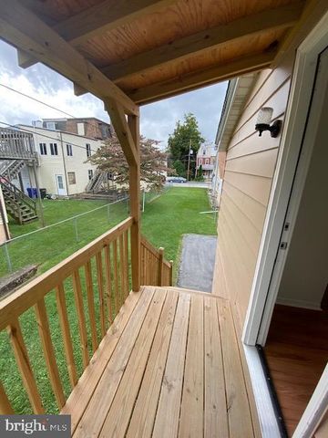 1237 CARBON ST, Reading, PA 19601