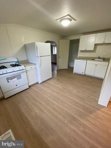 1237 CARBON ST, Reading, PA 19601