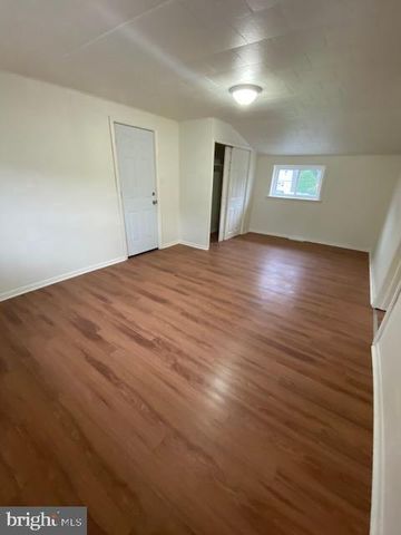 1237 CARBON ST, Reading, PA 19601