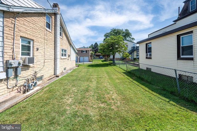 1237 CARBON ST, Reading, PA 19601