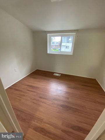 1237 CARBON ST, Reading, PA 19601