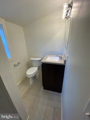 1237 CARBON ST, Reading, PA 19601