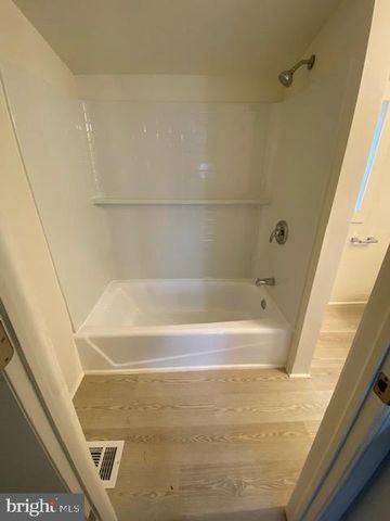 1237 CARBON ST, Reading, PA 19601