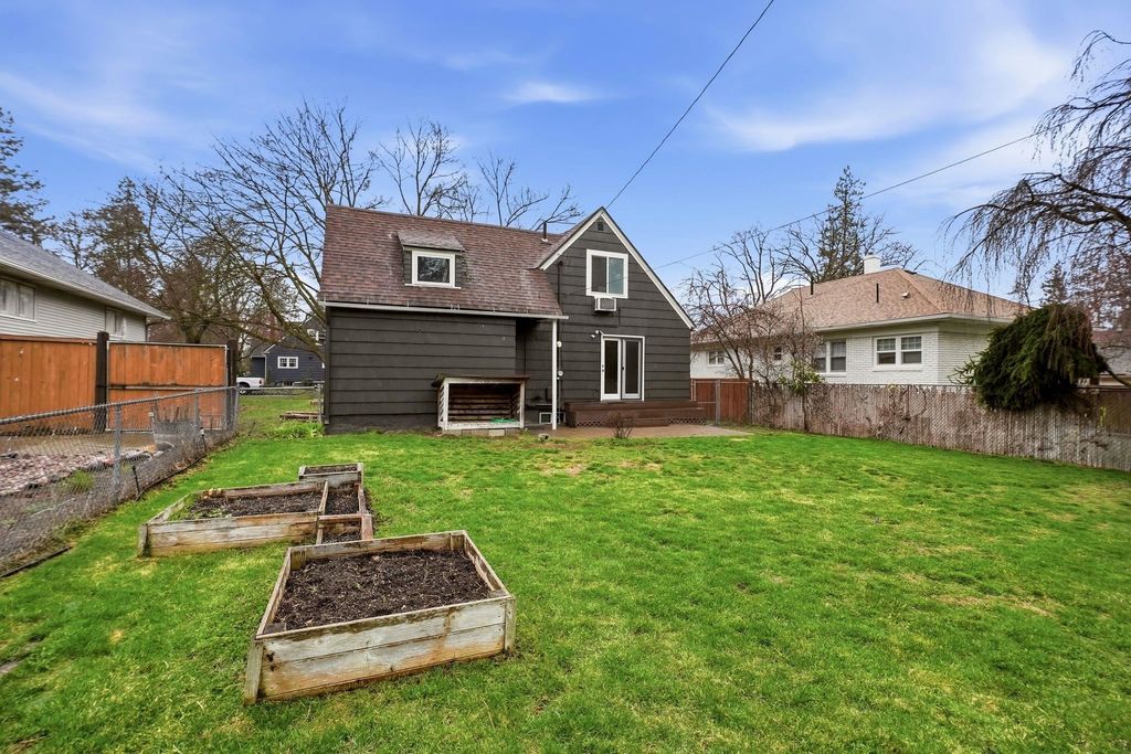 2617 S Post St, Spokane, WA 99203 photo 4