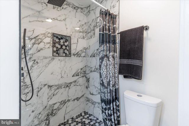 4702 MEADE ST NE, Washington, DC 20019