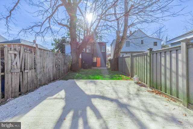 4702 MEADE ST NE, Washington, DC 20019