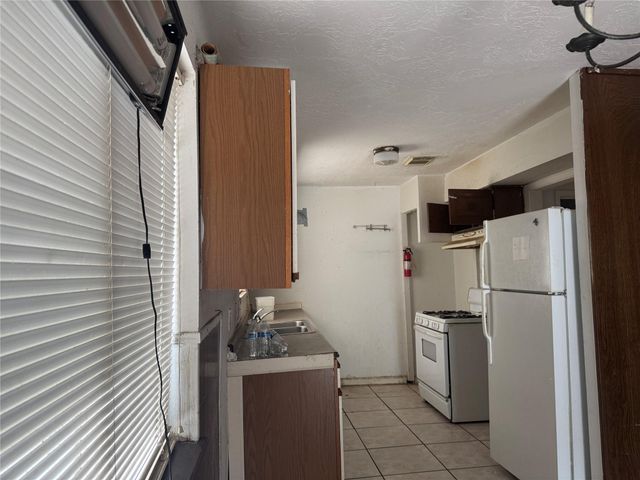 11403 Sharpview Drive, Houston, TX 77072