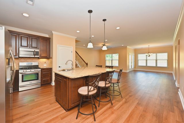 223 Meandering Dr, Lebanon, TN 37090