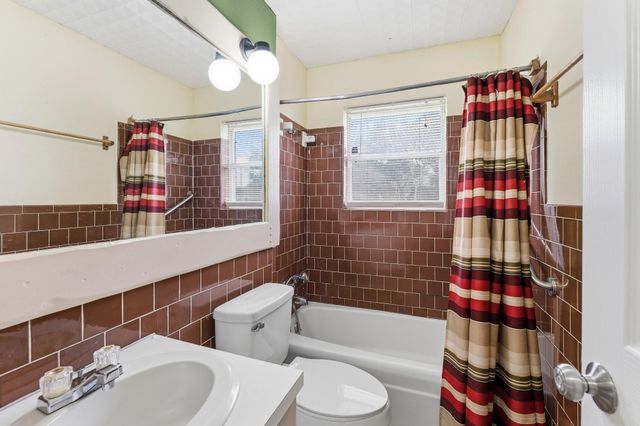 704 Cook Road, Winnie, TX 77665