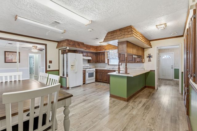 704 Cook Road, Winnie, TX 77665