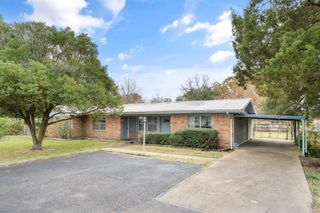 704 Cook Road, Winnie, TX 77665