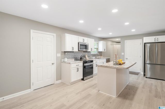 560 CAMELLIA ROAD, Birmingham, AL 35215