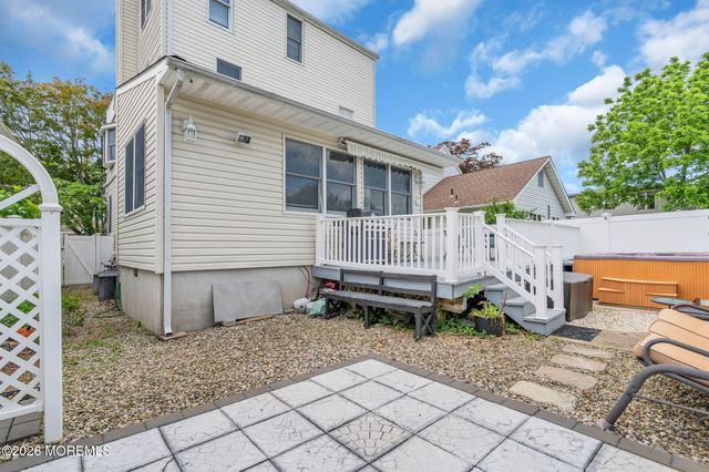 30 Gladney Avenue, Toms River, NJ 08753