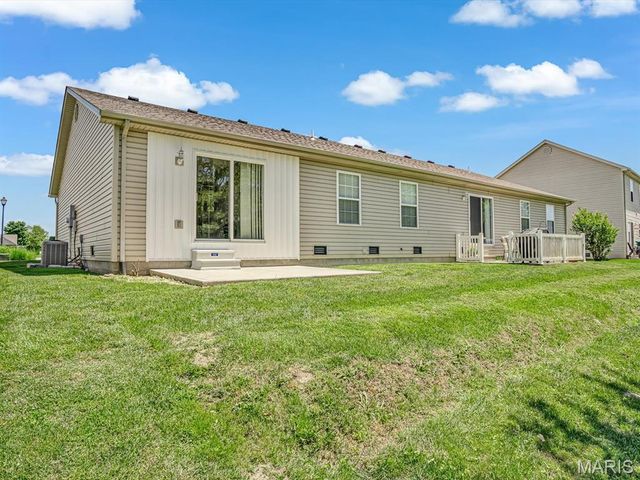 211 Alamosa Drive, Freeburg, IL 62243