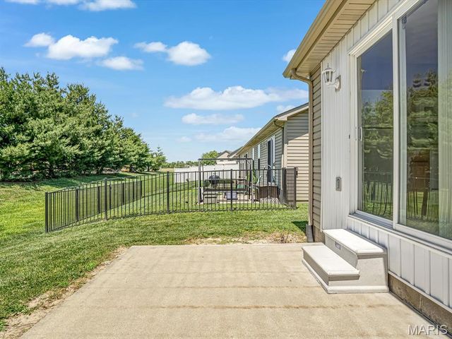 211 Alamosa Drive, Freeburg, IL 62243
