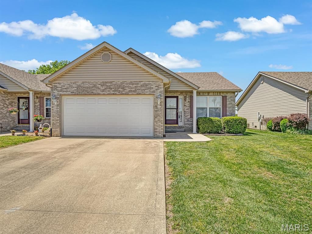211 Alamosa Drive, Freeburg, IL 62243