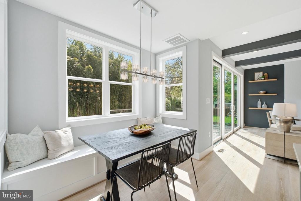 Image 11 of property listing at 6645 HALLWOOD AVE, Falls Church, VA 22046