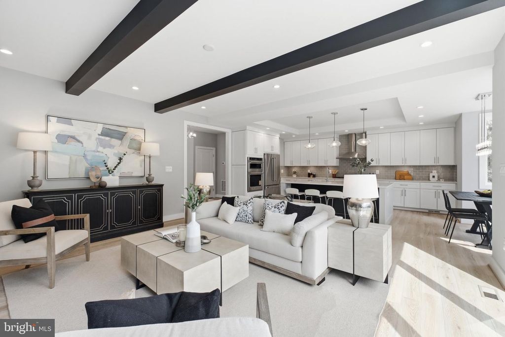 Image 14 of property listing at 6645 HALLWOOD AVE, Falls Church, VA 22046