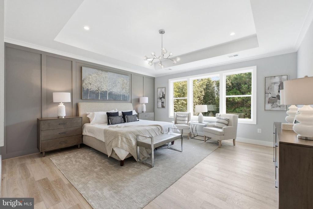 Image 24 of property listing at 6645 HALLWOOD AVE, Falls Church, VA 22046